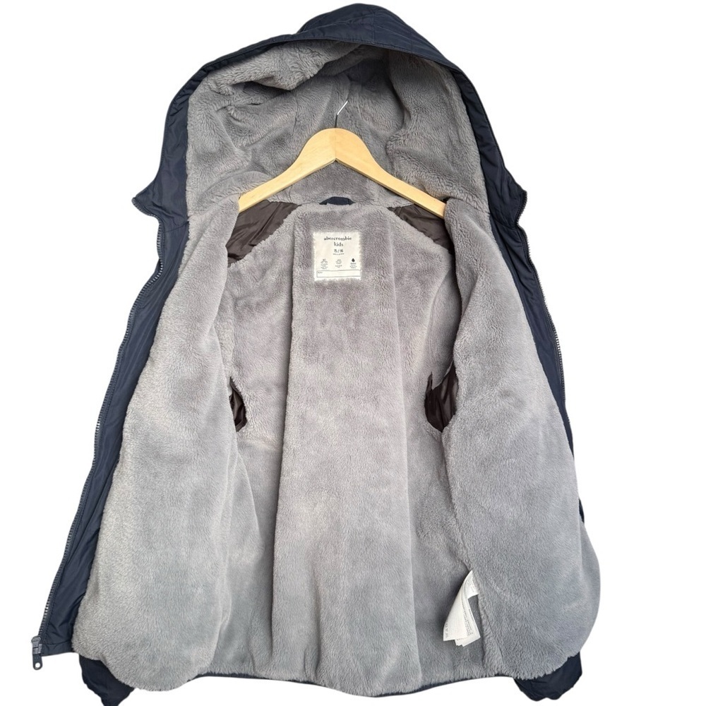 Abercrombie Kids Fleece Lined Puffer Coat Jacket Boys 15/16 Navy Water Resistant - Picture 2 of 15